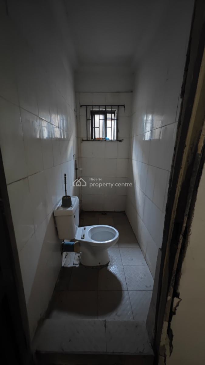 Self Service 2 Bedrooms Flat in Oniru Resettlements Scheme, Off Palace Road, Oniru, Victoria Island (vi), Lagos, Flat / Apartment for Rent