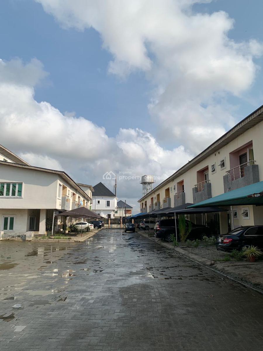 Spacious 3 Bedroom Semi-detached with Bq, Ikate, Lekki, Lagos, Semi-detached Duplex for Rent