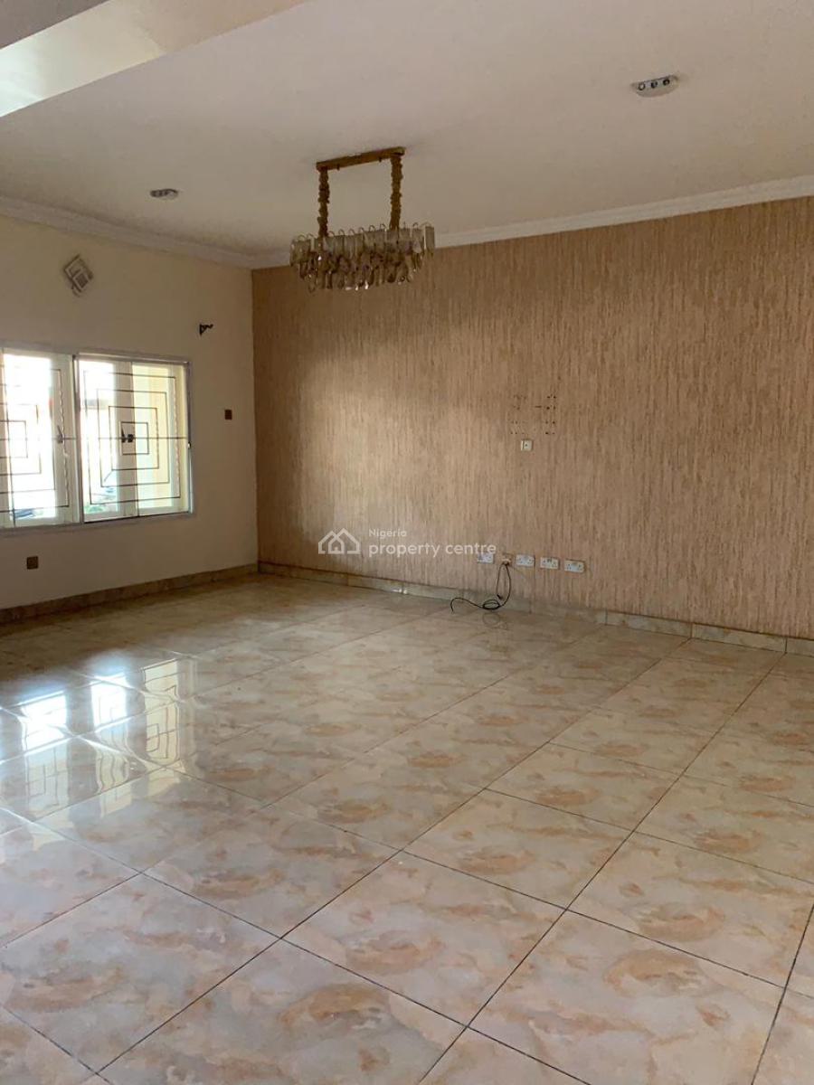 Spacious 3 Bedroom Semi-detached with Bq, Ikate, Lekki, Lagos, Semi-detached Duplex for Rent