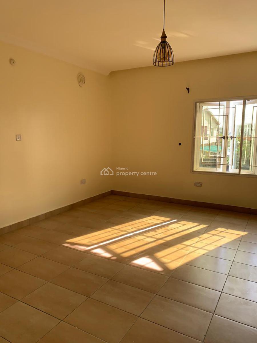 Spacious 3 Bedroom Semi-detached with Bq, Ikate, Lekki, Lagos, Semi-detached Duplex for Rent