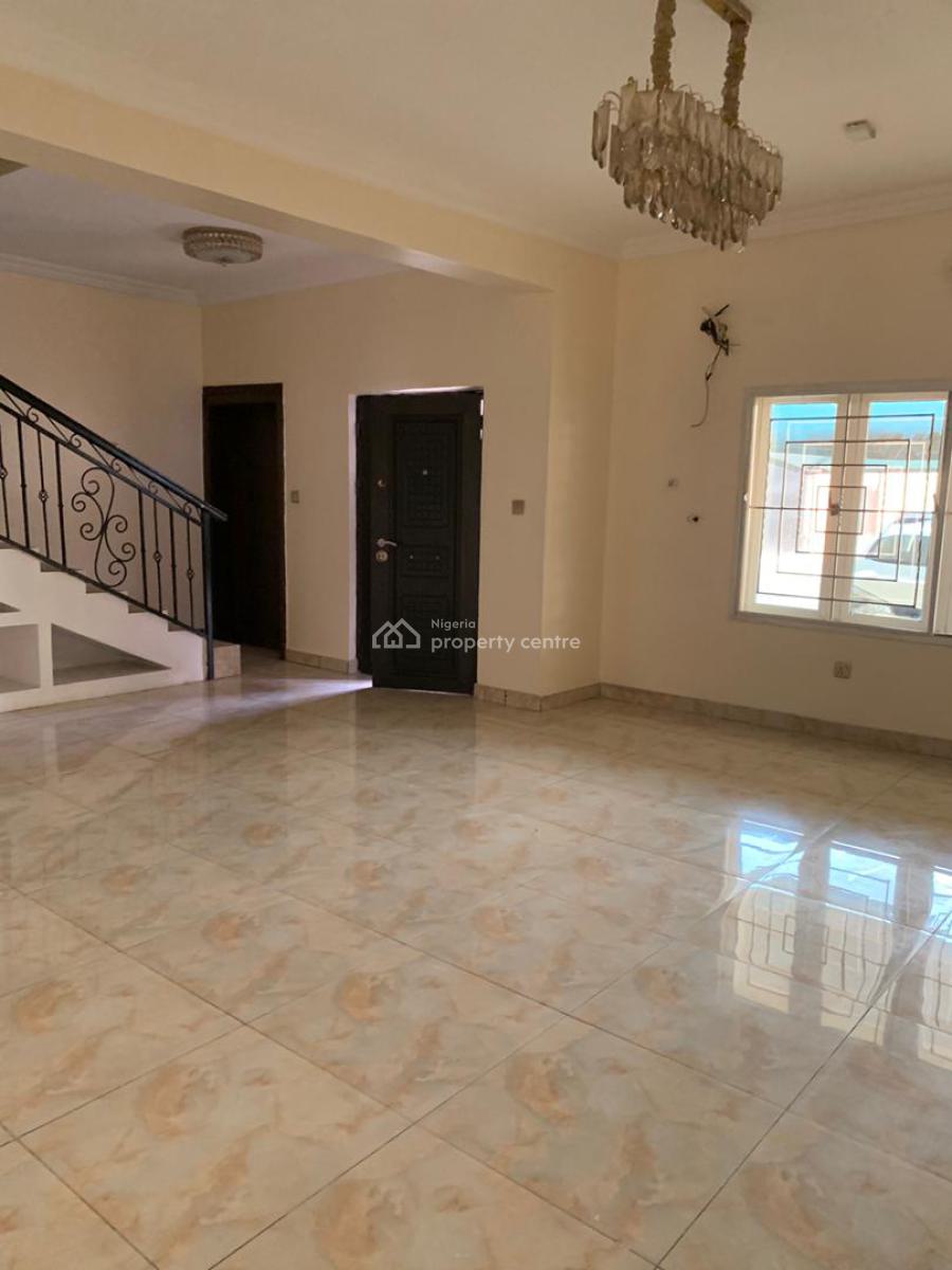 Spacious 3 Bedroom Semi-detached with Bq, Ikate, Lekki, Lagos, Semi-detached Duplex for Rent