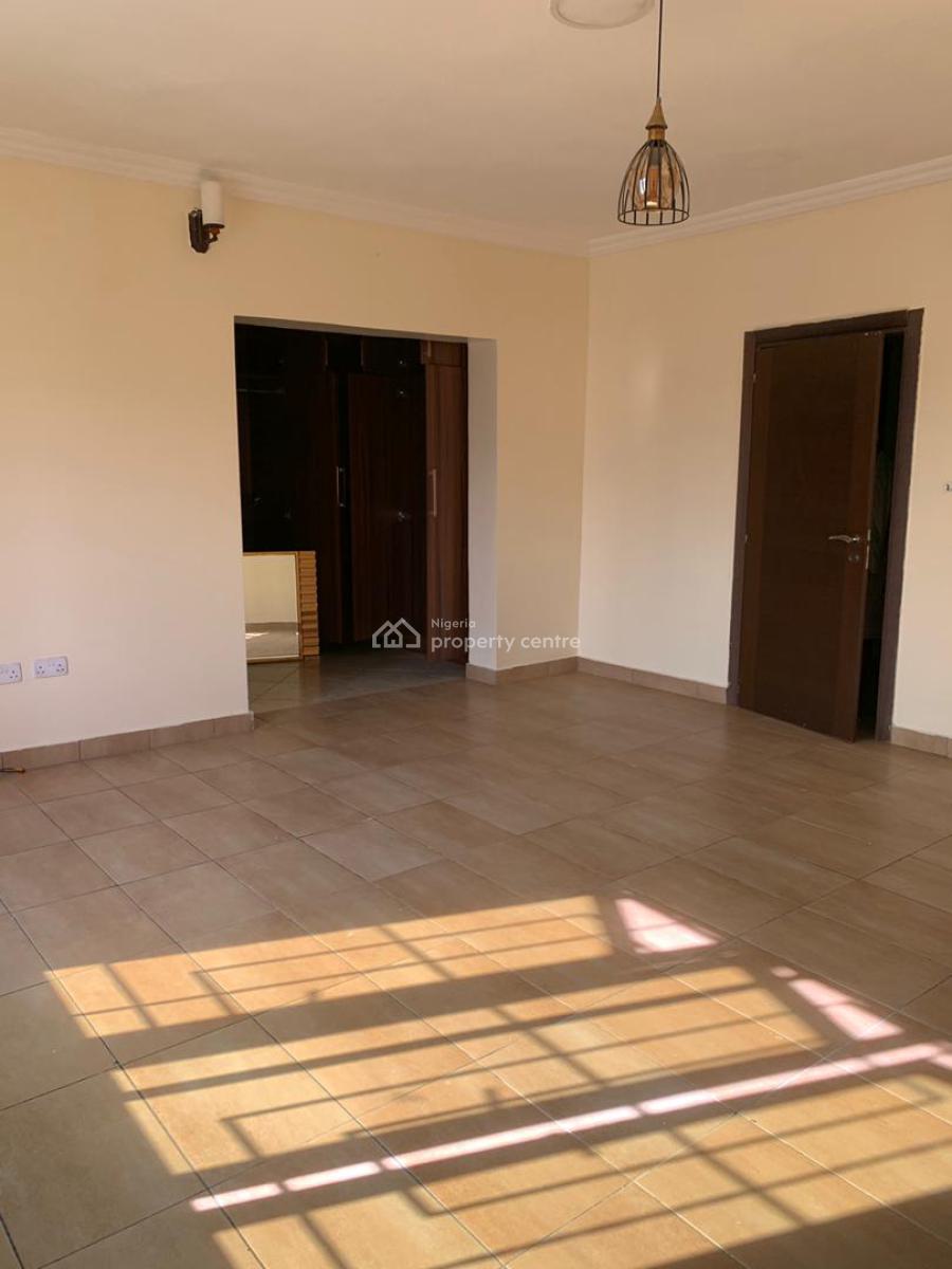 Spacious 3 Bedroom Semi-detached with Bq, Ikate, Lekki, Lagos, Semi-detached Duplex for Rent