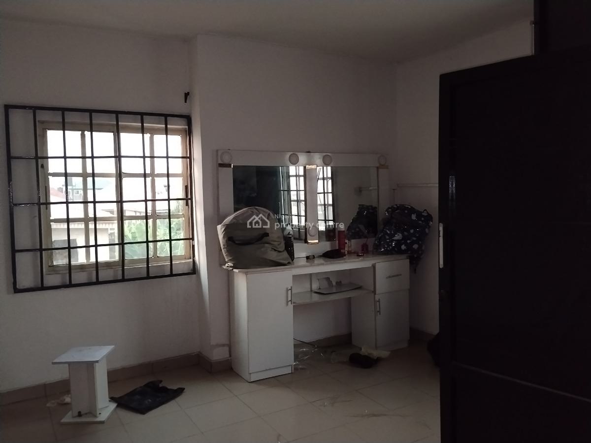 Well Maintained 3 Bedroom Apartment, Bashorun Town, Abijo, Lekki, Lagos, Flat / Apartment for Rent