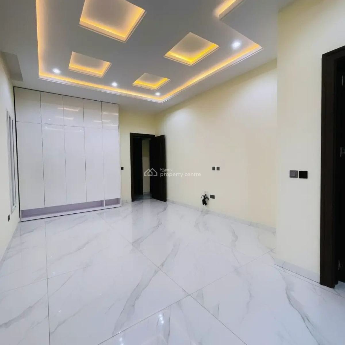 Cozy Serviced  Furnished 2 Bedroom Flat with a Bq, Lekki Phase 1, Lekki, Lagos, Flat / Apartment for Rent