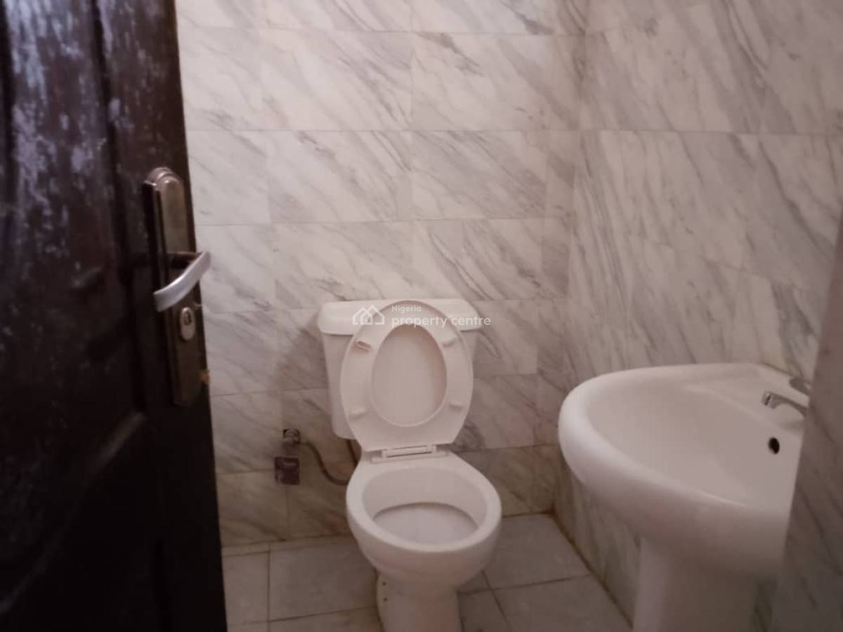 Sharp 1 Bedroom Spacious Apartment, En-suite, Jahi, Abuja, Flat / Apartment for Rent