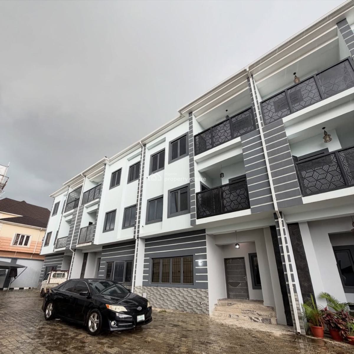 Pristine 4bedroom Terrace Duplex with a Bq, Jahi, Abuja, Terraced Duplex for Sale