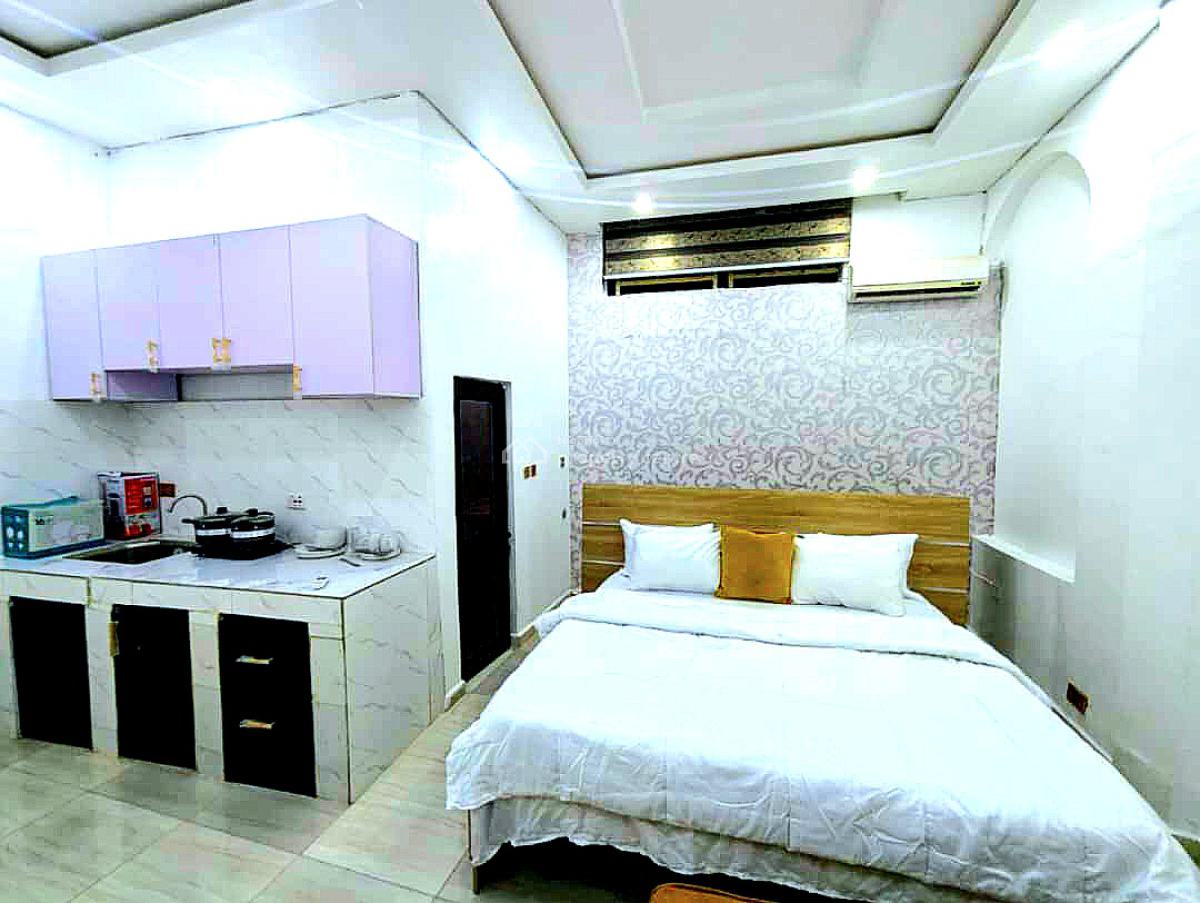 Frenezia Hotel and Apartment, 96 Sowemimo Street Ikeja Gra, Ikeja Gra, Ikeja, Lagos, Self Contain (single Rooms) Short Let