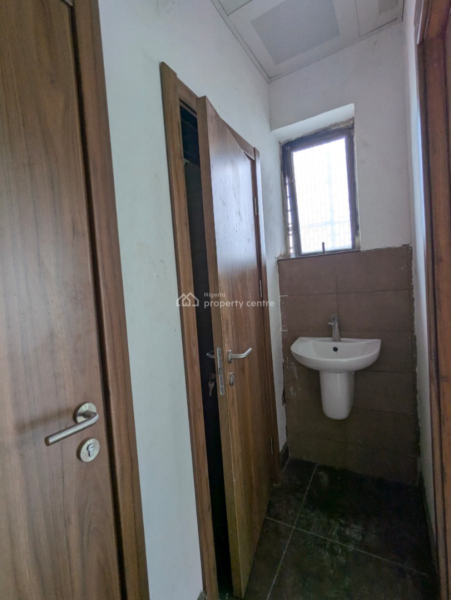 Massive Office Ffont with Warehouse Measuring 1,500sqm Behind ., Lekki Epe Expressway, Ibeju Lekki, Lagos, Office Space for Rent