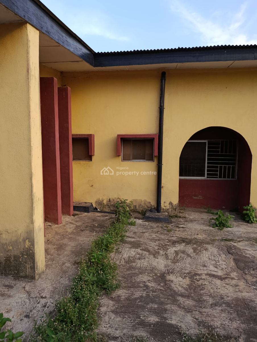 7 Bedroom Bungalow with 5 Units of Room Sc on 1200sqm of Land, Adegbayi, Old Ife Road, Alakia, Ibadan, Oyo, Detached Bungalow for Sale