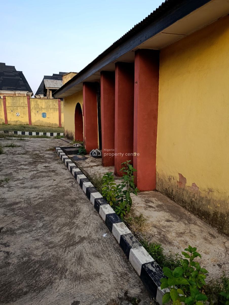 7 Bedroom Bungalow with 5 Units of Room Sc on 1200sqm of Land, Adegbayi, Old Ife Road, Alakia, Ibadan, Oyo, Detached Bungalow for Sale