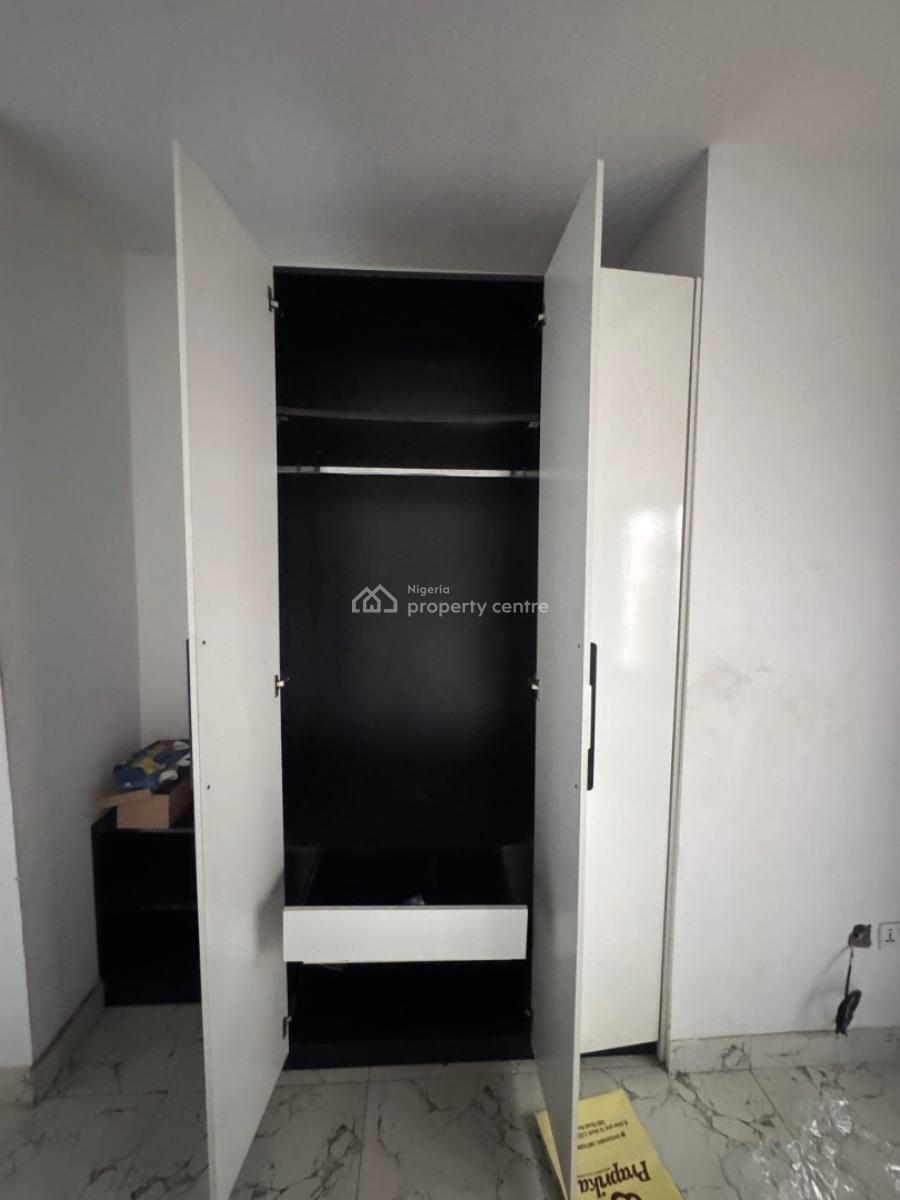 Fully Serviced and Luxury 3bed Apartment Upstairs with Elevator, Chelsea Heights Estate Orchid Road Lekki, Lekki Expressway, Lekki, Lagos, Flat / Apartment for Rent