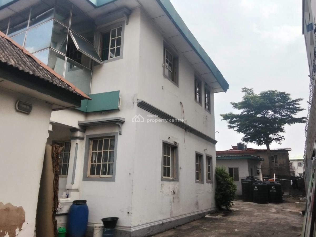 6 Bedroom Office Space with a Two Bedroom Chalet Bq, Queens Drive, Alagomeji, Yaba, Lagos, Office Space for Rent