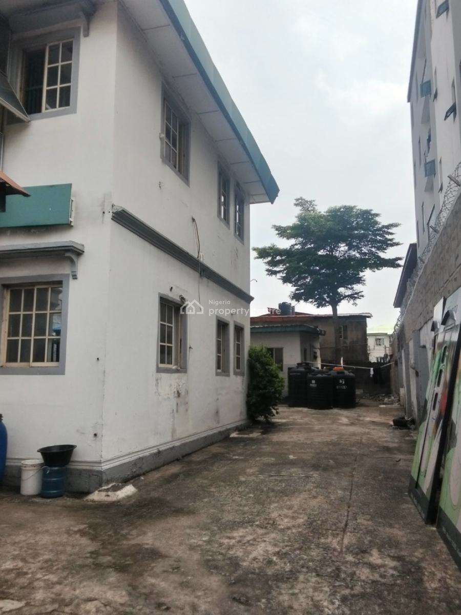 6 Bedroom Office Space with a Two Bedroom Chalet Bq, Queens Drive, Alagomeji, Yaba, Lagos, Office Space for Rent