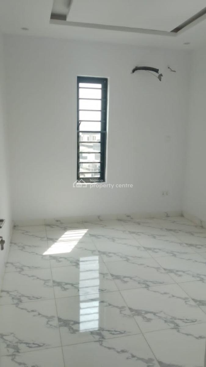 2bedroom Apartment Upstairs, Ologolo, Lekki, Lagos, Flat / Apartment for Rent