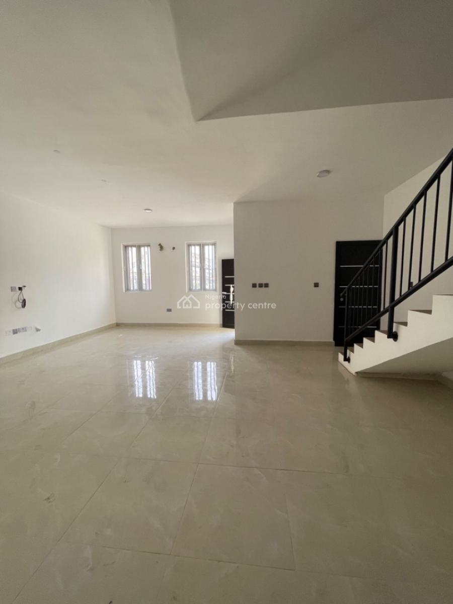 Spaciously Built 4 Bedrooms Terraced Duplex with Bq, Yaba, Lagos, Terraced Duplex for Sale