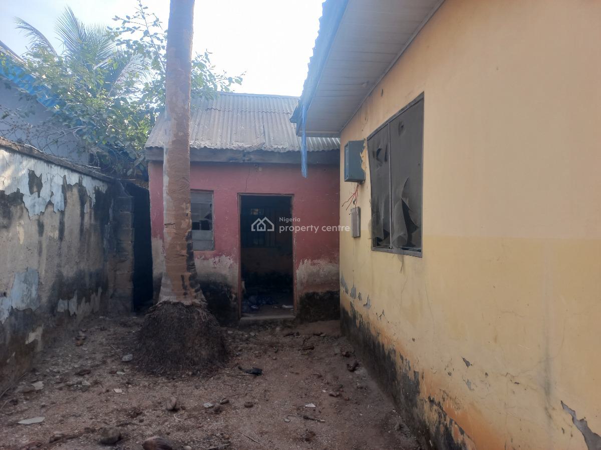 an Old Bungalow Sitting on 600sqms Land Very Accessible to The Express, Arab Road, Kubwa, Abuja, Residential Land for Sale