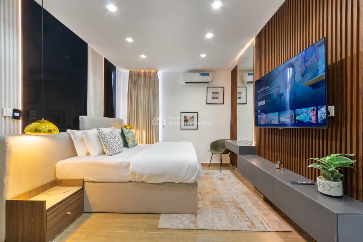 Luxury 2 Bedroom Apartment with Housekeeping and Gym, City View and Ensuite Rooms, Lekki, Lagos, Flat / Apartment Short Let