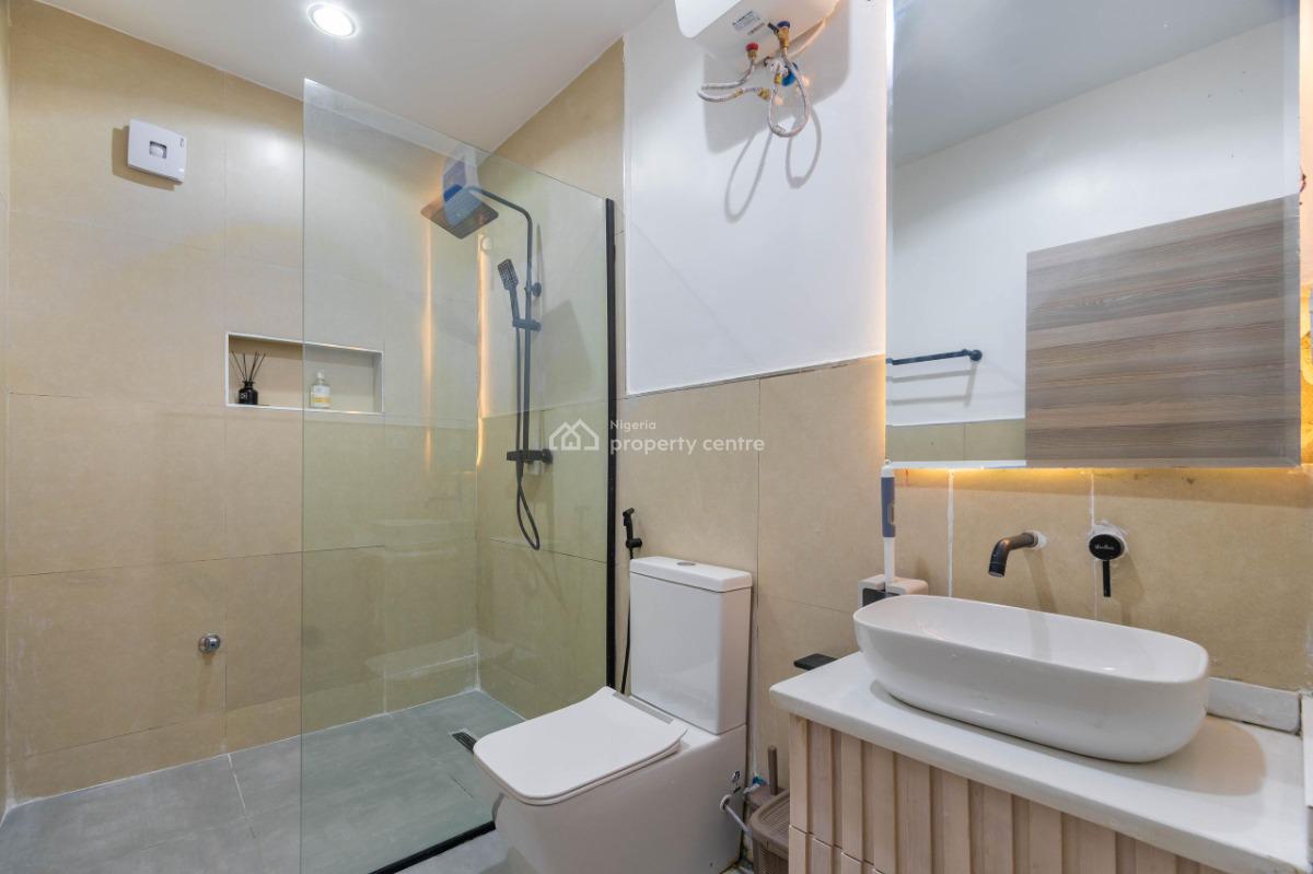 Luxury 2 Bedroom Apartment with Housekeeping and Gym, City View and Ensuite Rooms, Lekki, Lagos, Flat / Apartment Short Let