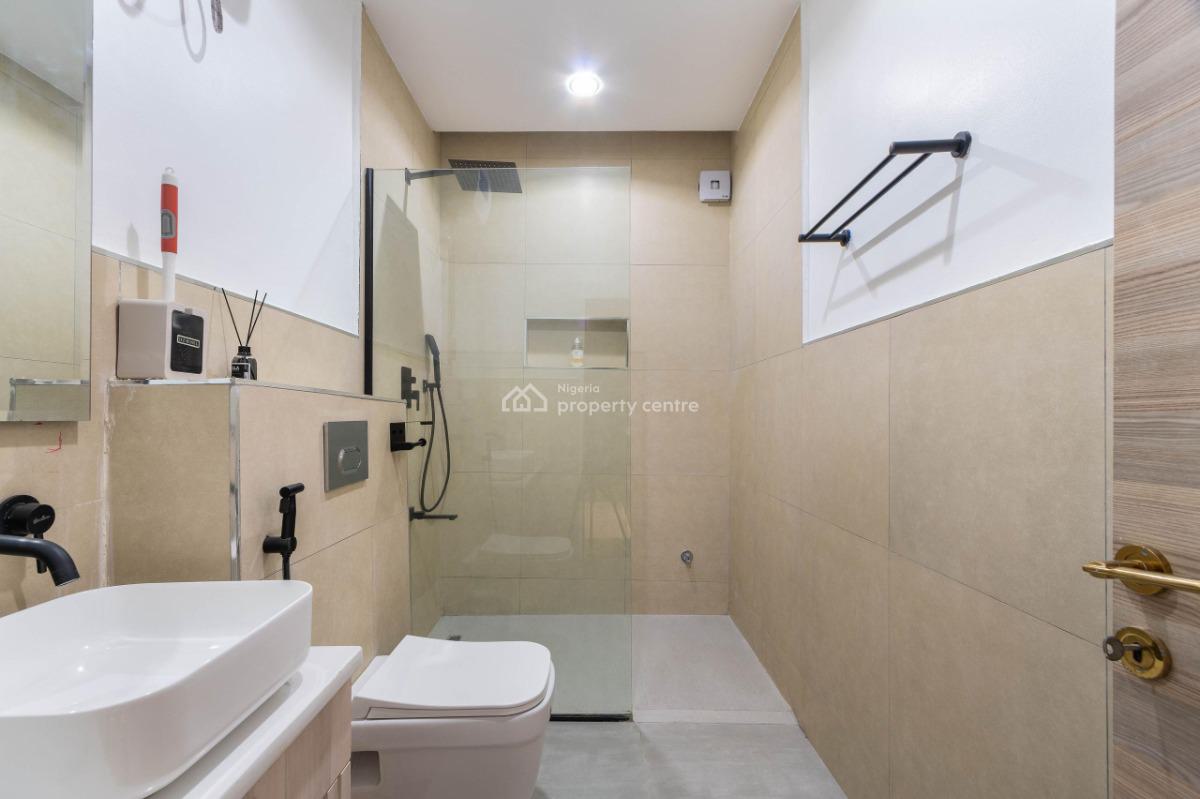 Luxury 2 Bedroom Apartment with Housekeeping and Gym, City View and Ensuite Rooms, Lekki, Lagos, Flat / Apartment Short Let