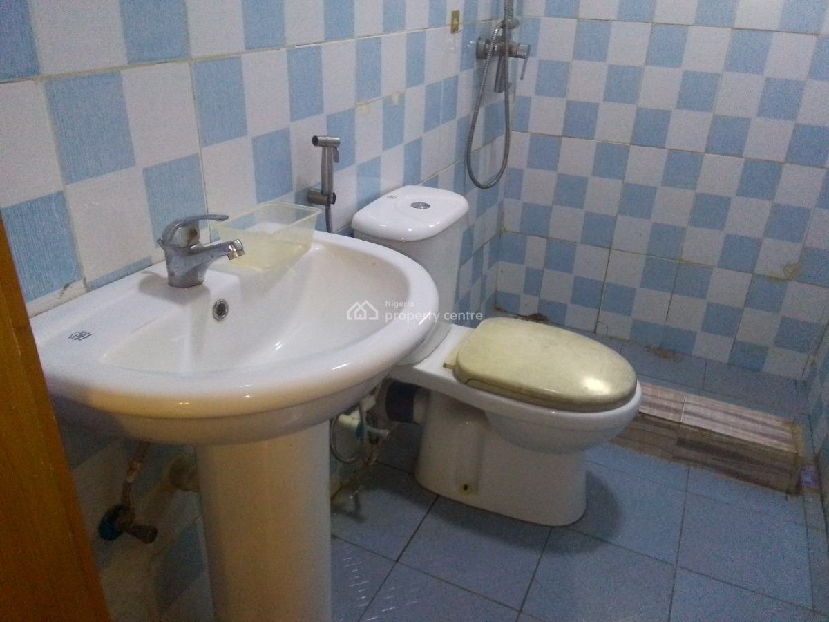 Spacious Luxury 3 Bedroom Flat with Excellent Features, Muniru Estate, Ogombo, Ajah, Lagos, Flat / Apartment for Rent