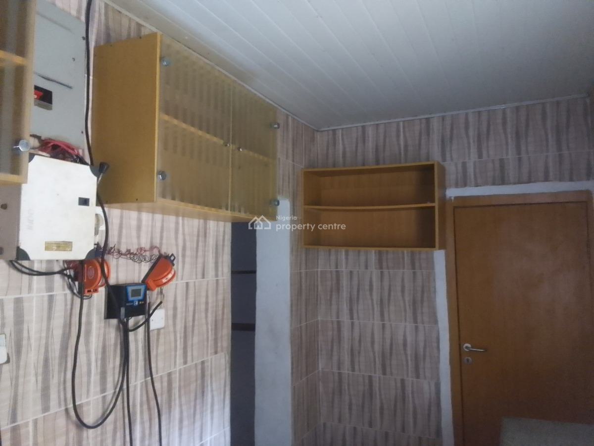 Spacious Luxury 3 Bedroom Flat with Excellent Features, Muniru Estate, Ogombo, Ajah, Lagos, Flat / Apartment for Rent