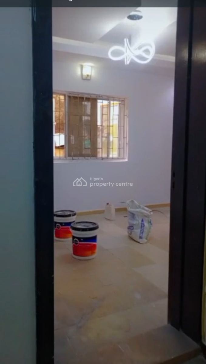 Property: Newly Renovated Two (2) Bedroom Ground Floor Flat. L, Secure Estate, Surulere, Lagos, Flat / Apartment for Rent