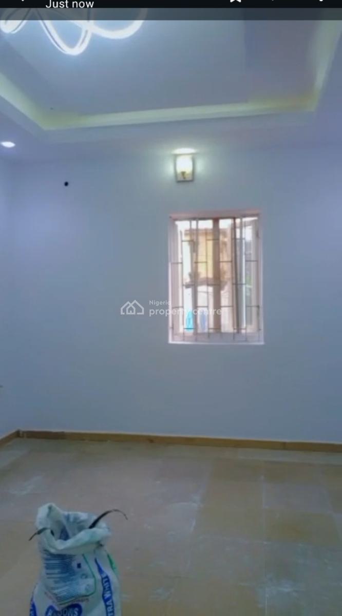 Property: Newly Renovated Two (2) Bedroom Ground Floor Flat. L, Secure Estate, Surulere, Lagos, Flat / Apartment for Rent