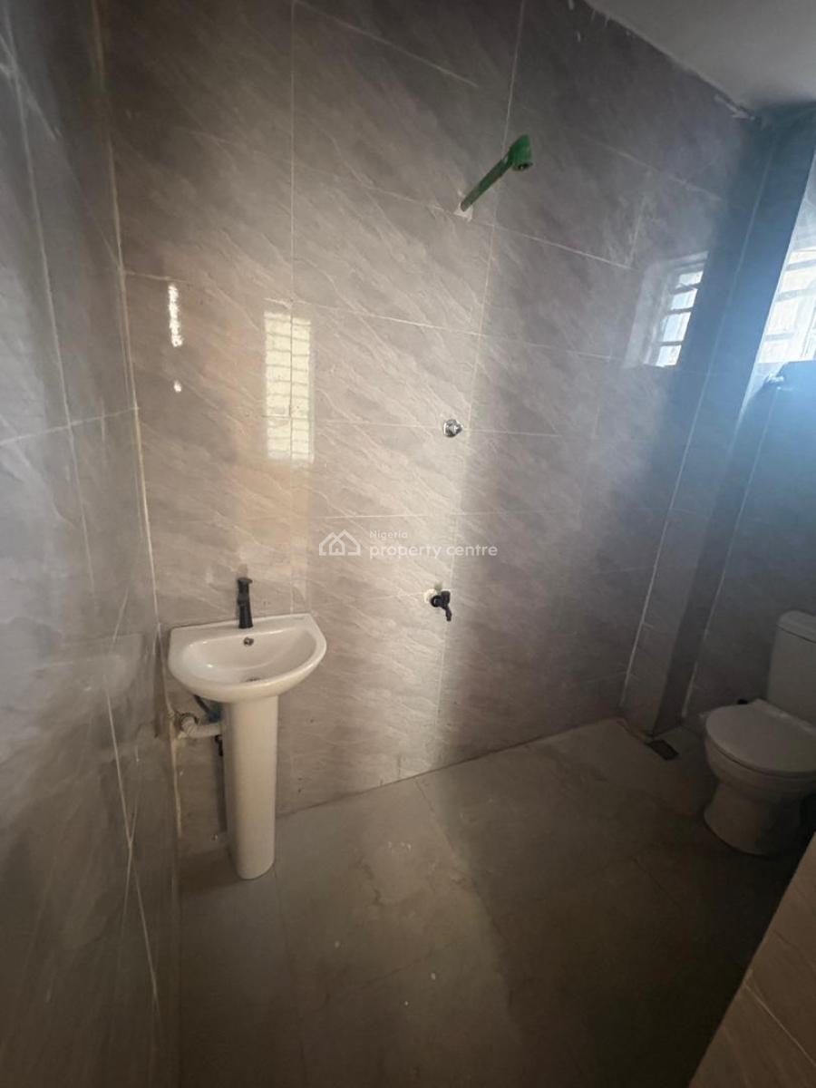 2bedroom in a Serene Environment, Alagomeji Yaba Lagos, Alagomeji, Yaba, Lagos, Flat / Apartment for Rent