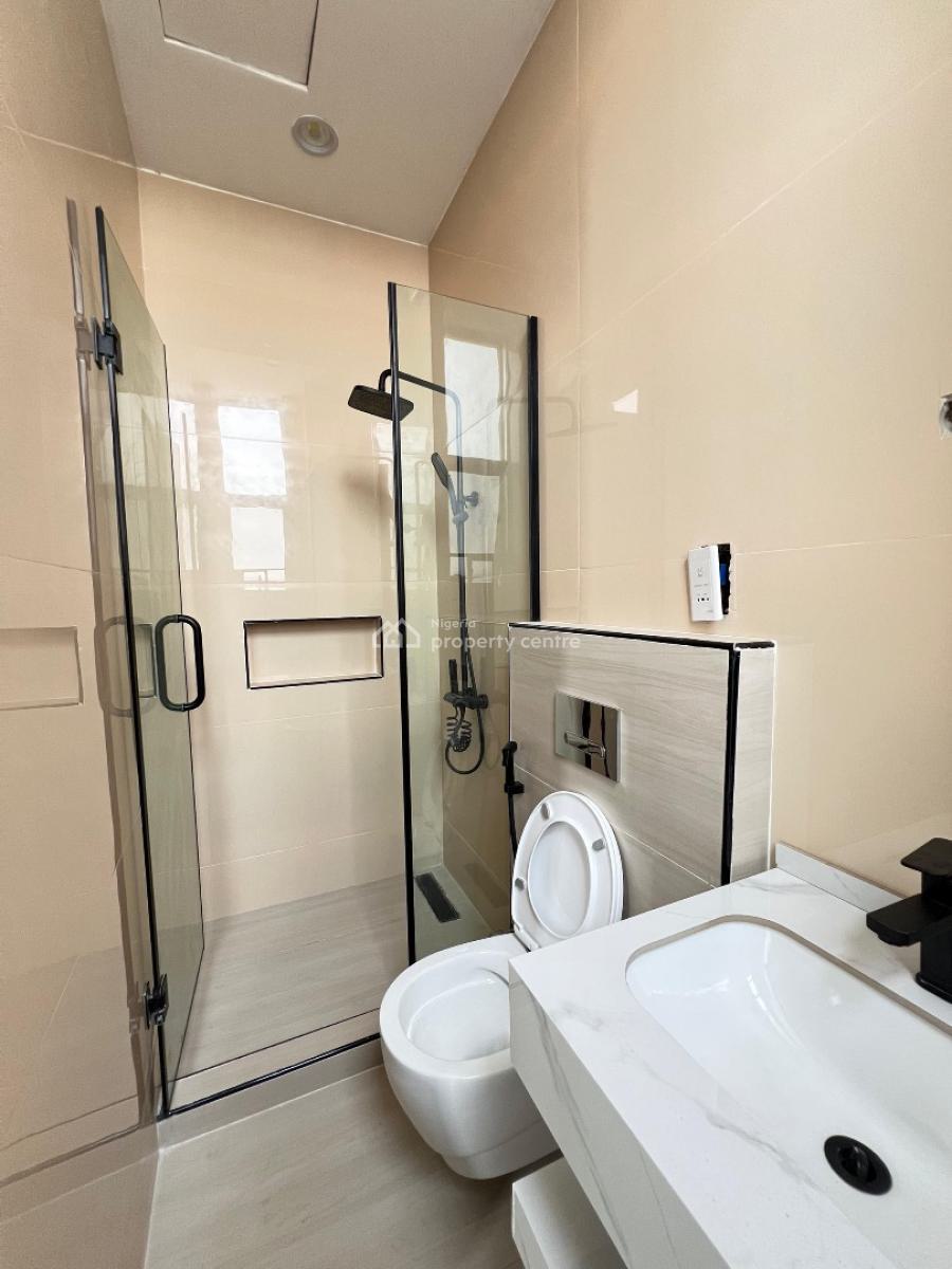 Exquisitely Finished 3 Bedroom Apartment with Elevator , Swimming Pool, Lekki Phase 1, Lekki, Lagos, Flat / Apartment for Sale