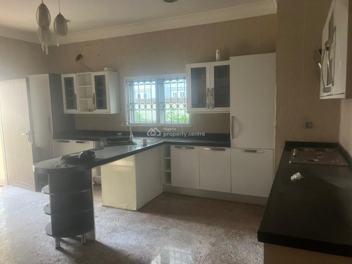 Self Compound 4 Bedroom Fully Detached House with 2 Rooms Bq, Lekki Phase 1, Lekki, Lagos, Detached Duplex for Rent
