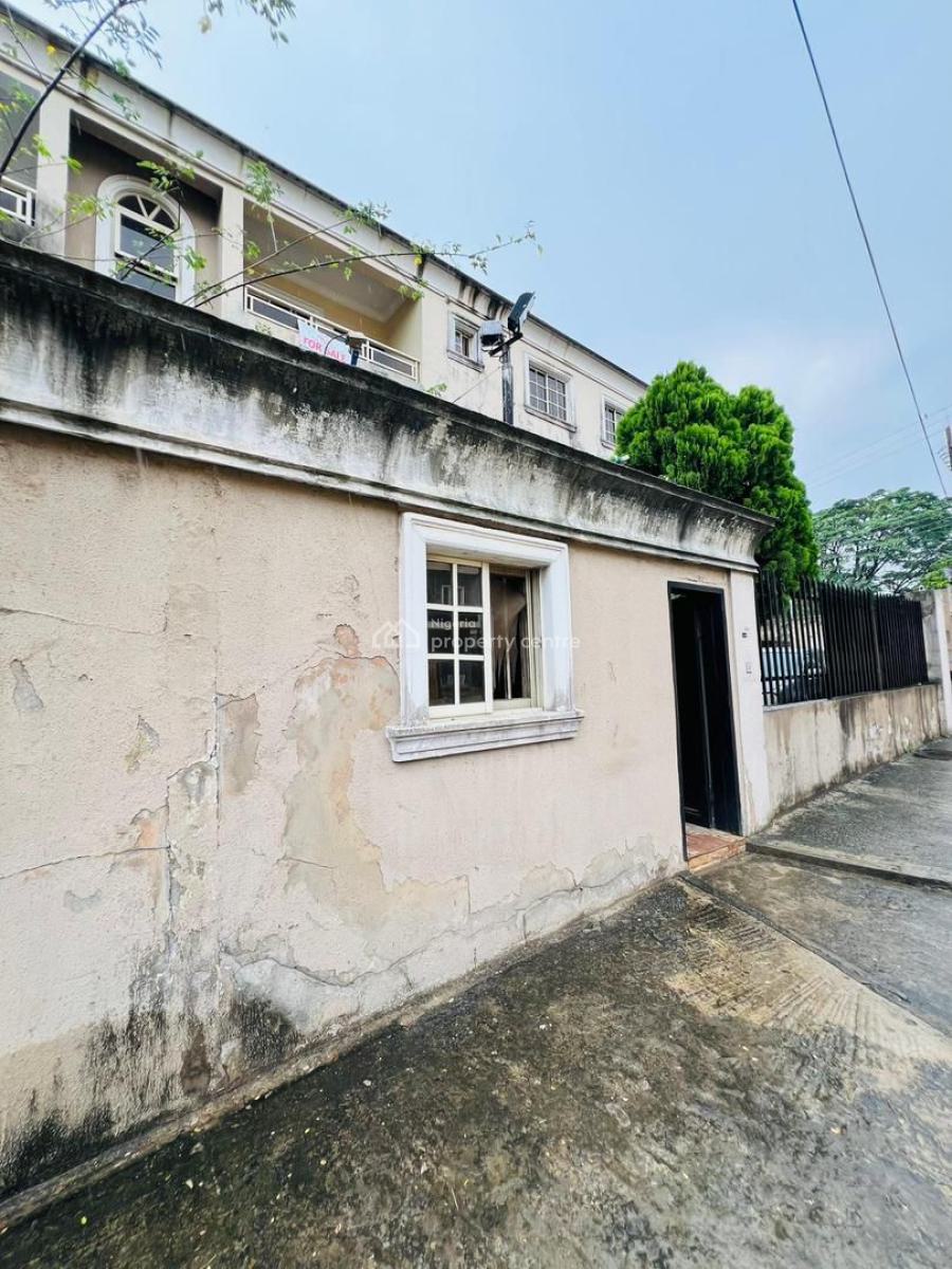 Distress 3 Bedroom Apartment, Adeniyi Jones, Ikeja, Lagos, Flat / Apartment for Sale