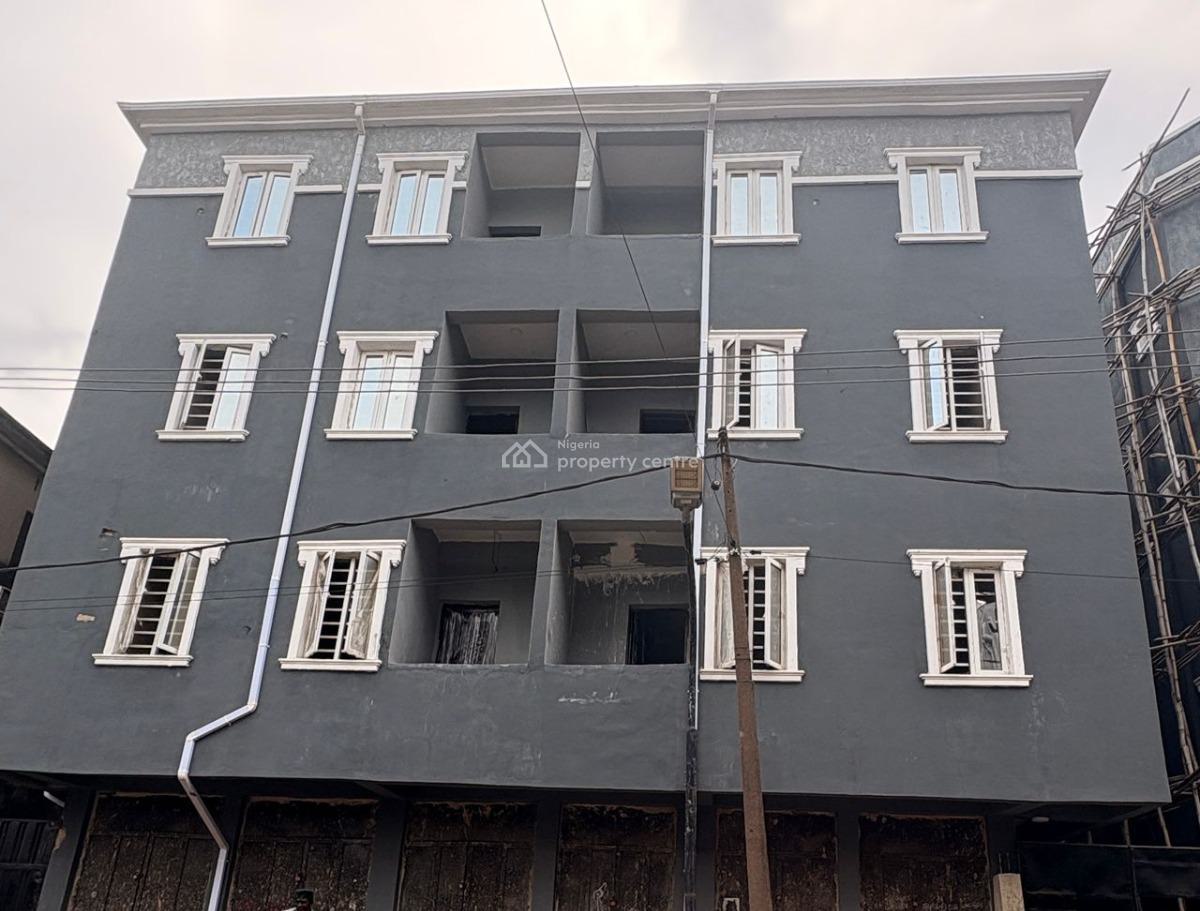 Miniflat for Lease, Bornoway Yaba, Adekunle, Yaba, Lagos, Mini Flat (room and Parlour) for Sale