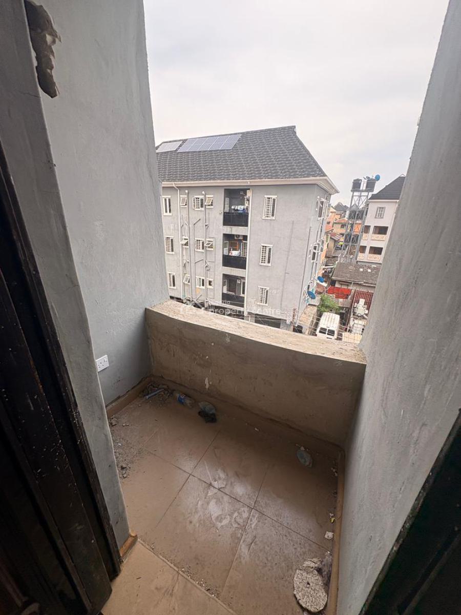 Miniflat for Lease, Bornoway Yaba, Adekunle, Yaba, Lagos, Mini Flat (room and Parlour) for Sale