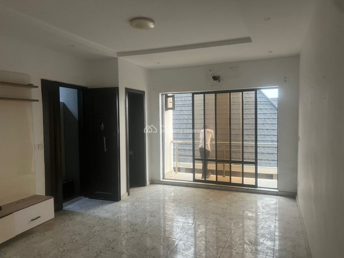 Standard 2 Bedroom Apartment, Lekki Phase 1, Lekki, Lagos, Flat / Apartment for Rent