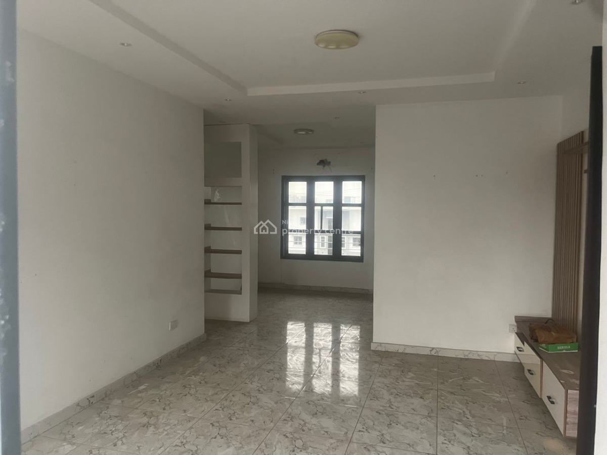 Standard 2 Bedroom Apartment, Lekki Phase 1, Lekki, Lagos, Flat / Apartment for Rent