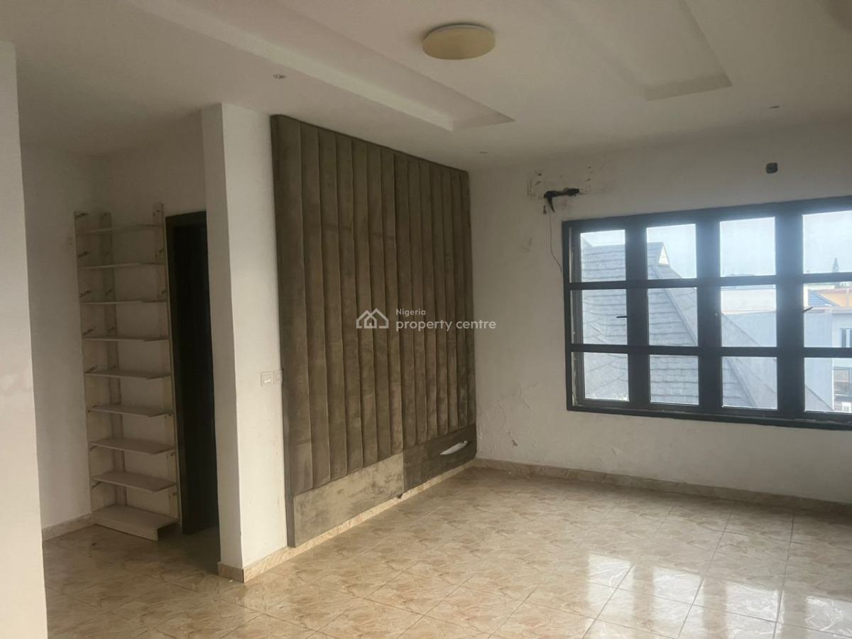 Standard 2 Bedroom Apartment, Lekki Phase 1, Lekki, Lagos, Flat / Apartment for Rent