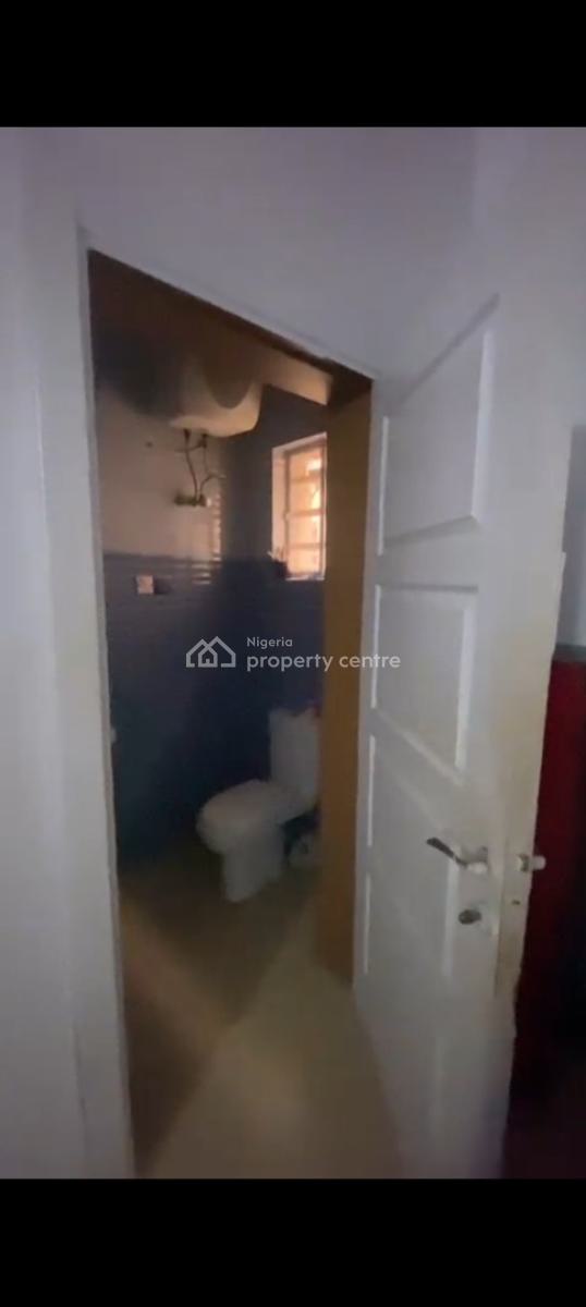 a Room in a Shared Apartment Upstairs Sharing Only Kitchen, Southlake Home Estate Ugochukwu Oji Off Spg Ologolo, Lekki, Lagos, Self Contain (single Rooms) for Rent