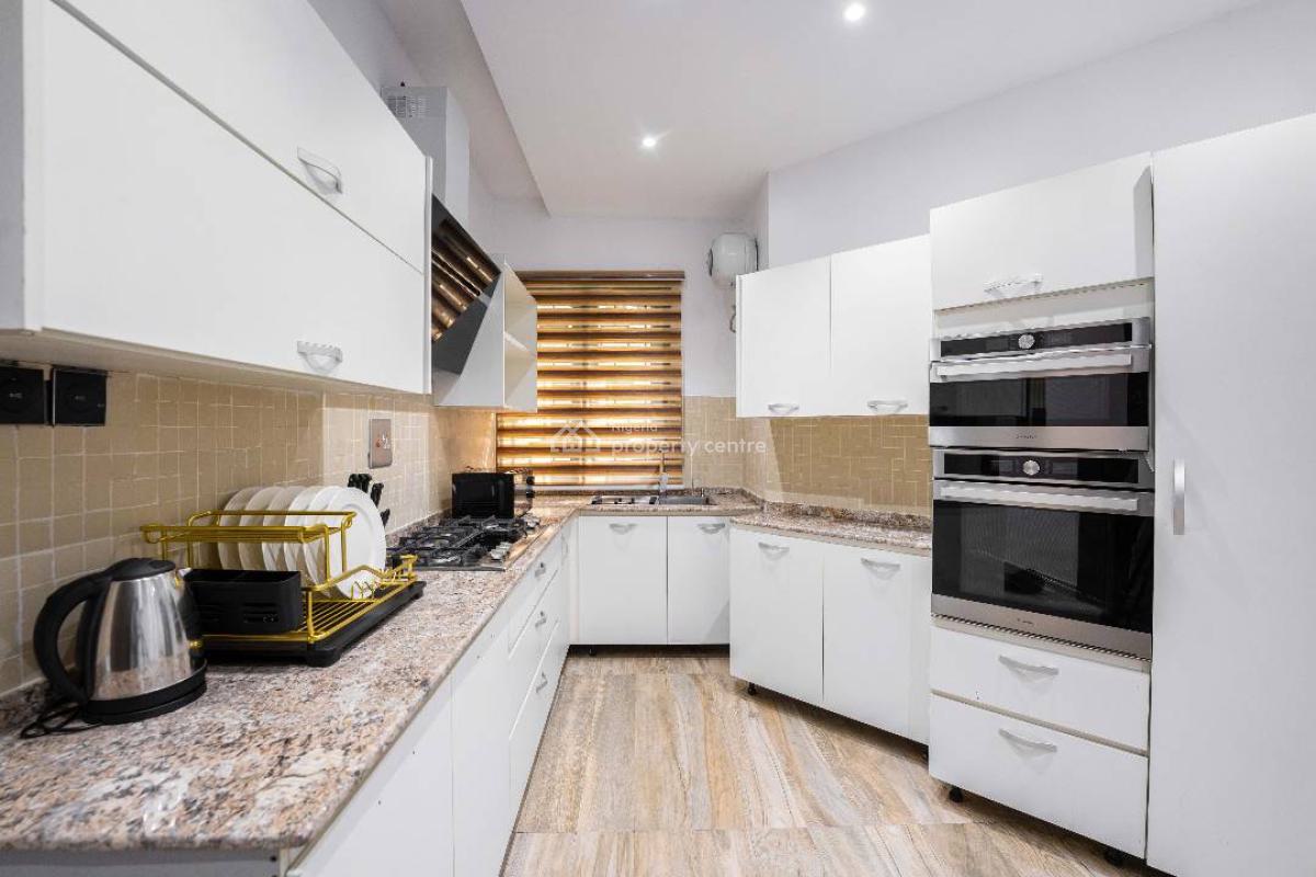 Good Serviced 2 Bedroom Apartment, Lekki Phase 1, Lekki, Lagos, Flat / Apartment Short Let