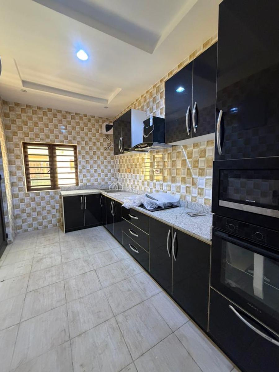 Exquisitely Built 2 Bedroom Apartment, Alimosho, Lagos, Flat / Apartment for Sale