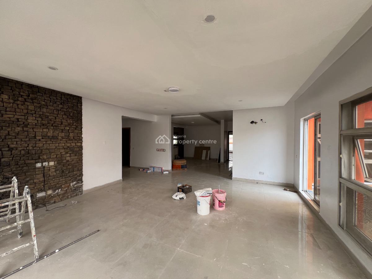 Spacious 2 Bedroom Apartment with Bq, Off Admiralty, Lekki Phase 1, Lekki, Lagos, Flat / Apartment for Rent