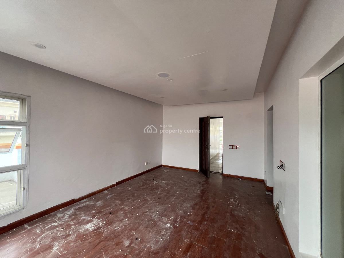 Spacious 2 Bedroom Apartment with Bq, Off Admiralty, Lekki Phase 1, Lekki, Lagos, Flat / Apartment for Rent