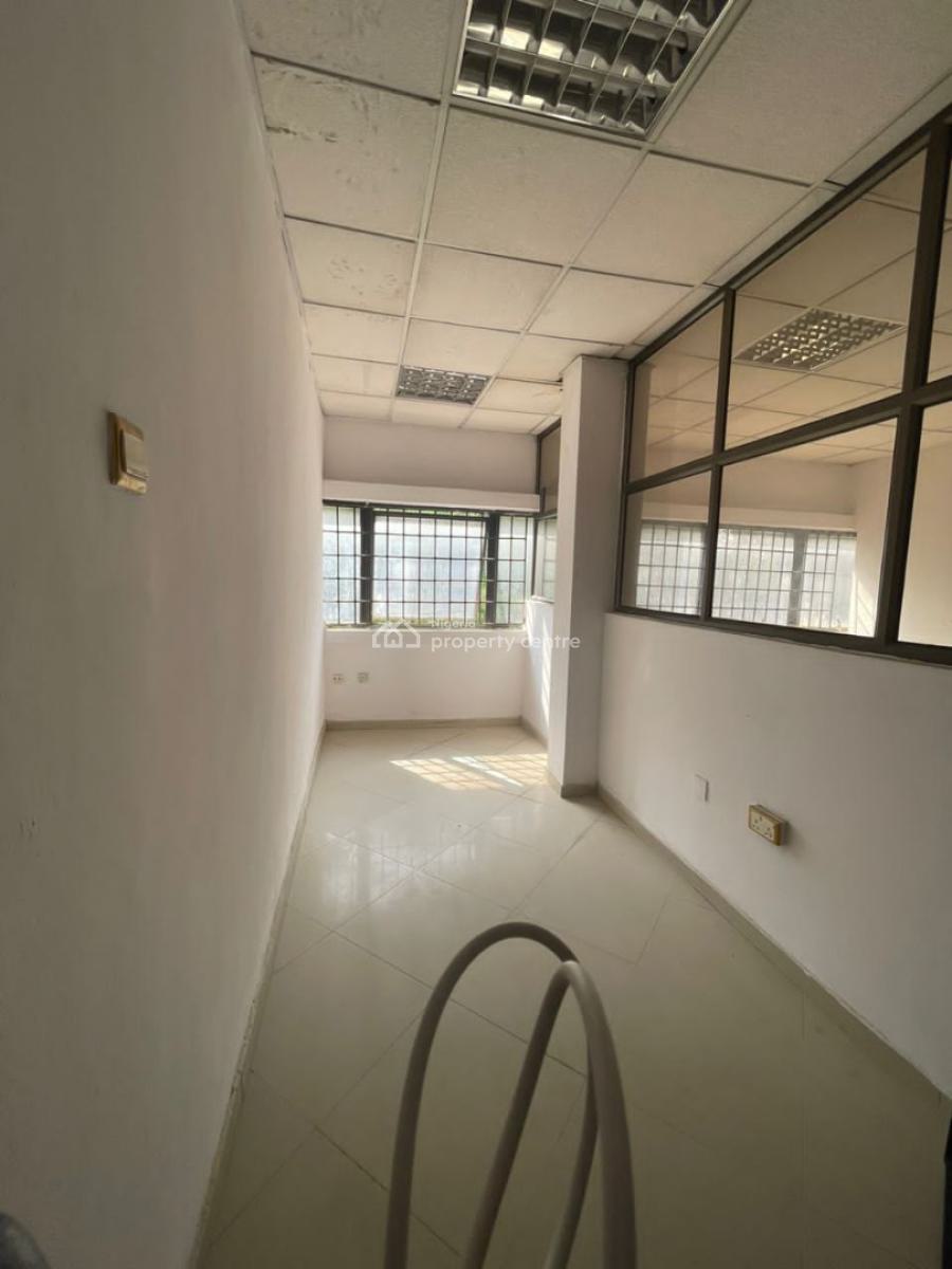 100sqm Office Space on The Ground, Victoria Island (vi), Lagos, Office Space for Rent