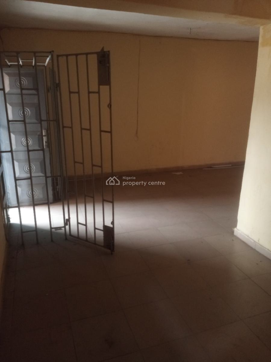 2bedroom, Off Adetola Aguda, Aguda, Surulere, Lagos, Flat / Apartment for Rent