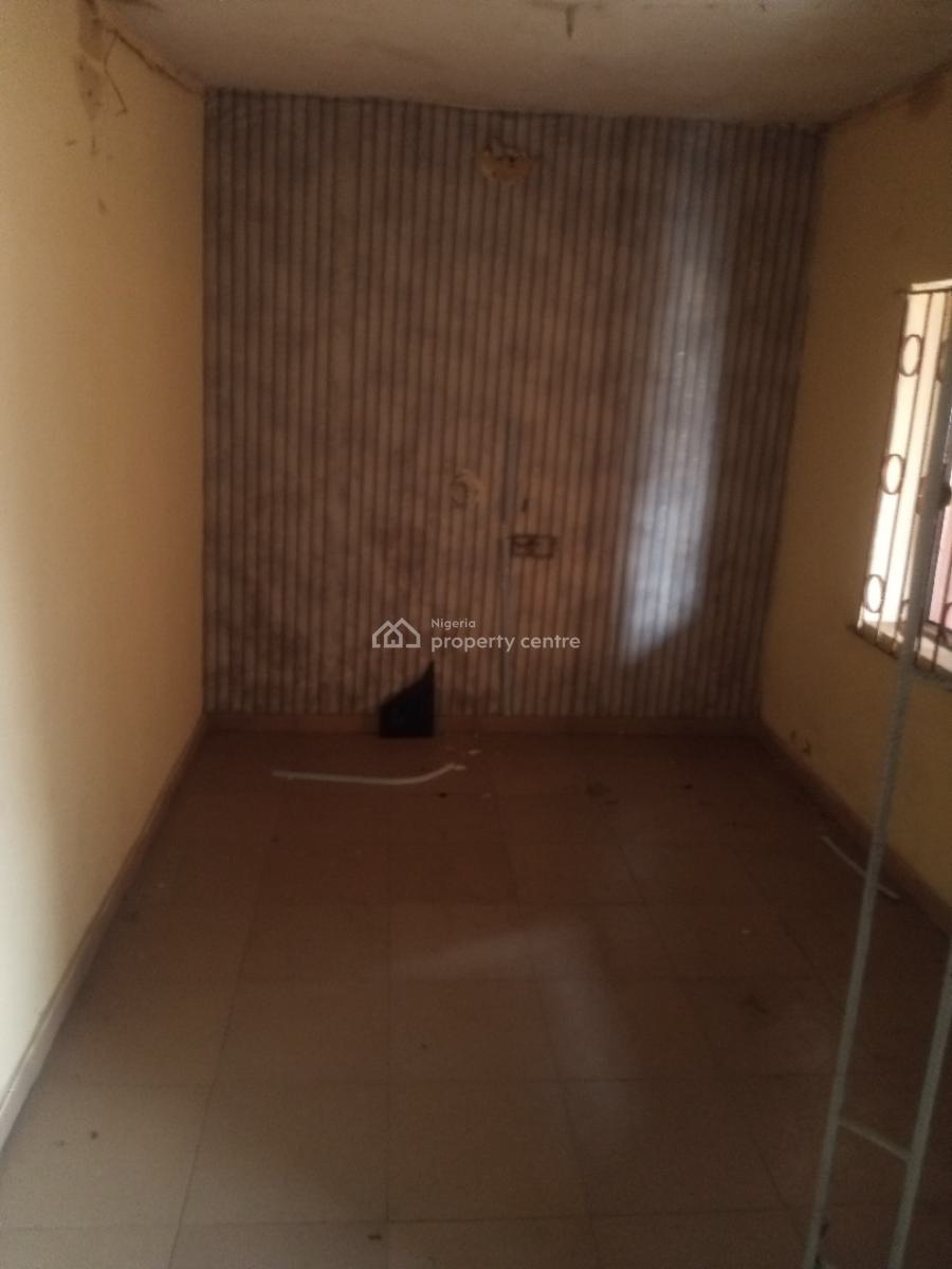 2bedroom, Off Adetola Aguda, Aguda, Surulere, Lagos, Flat / Apartment for Rent