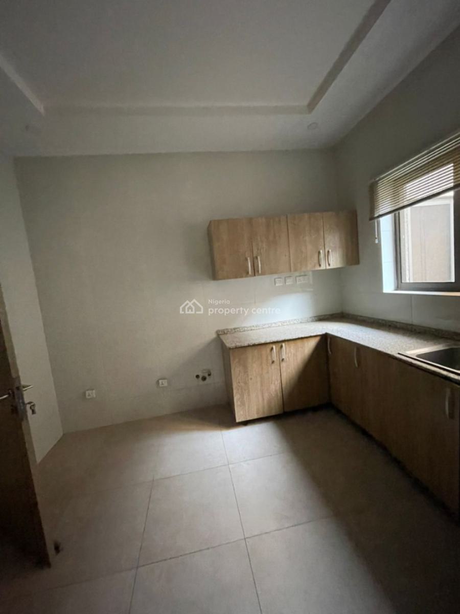 Luxurious 3bedroom Apartment with Bq, Guzape District, Abuja, Block of Flats for Sale
