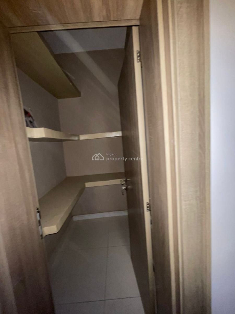 Luxurious 3bedroom Apartment with Bq, Guzape District, Abuja, Block of Flats for Sale