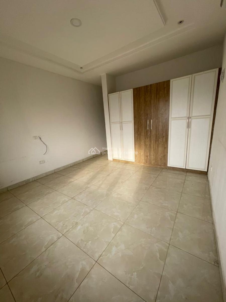 Luxurious 3bedroom Apartment with Bq, Guzape District, Abuja, Block of Flats for Sale