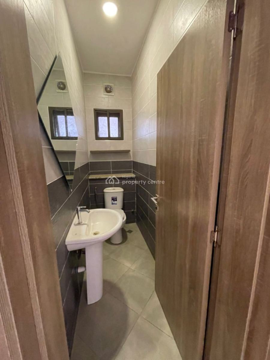 Luxurious 3bedroom Apartment with Bq, Guzape District, Abuja, Block of Flats for Sale