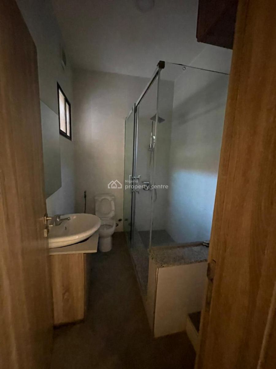 Luxurious 3bedroom Apartment with Bq, Guzape District, Abuja, Block of Flats for Sale