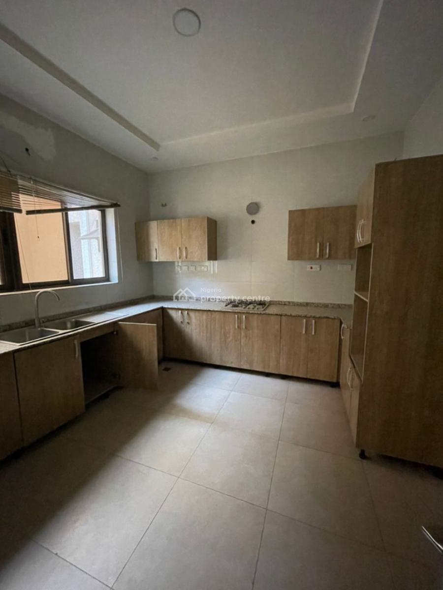 Luxurious 3bedroom Apartment with Bq, Guzape District, Abuja, Block of Flats for Sale